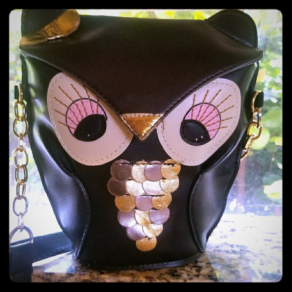 AVAILABLE BY Crystal Rose Handbags - 🌹GIFTED w/ An Order 🌹 Owl Handbag Crossbody